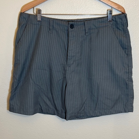 Quiksilver Gray Pin Stripe Shorts - Picture 1 of 16